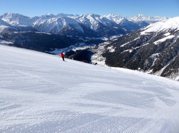 Brede piste in het bovenste gedeelte Brede piste in het bovenste gedeelte